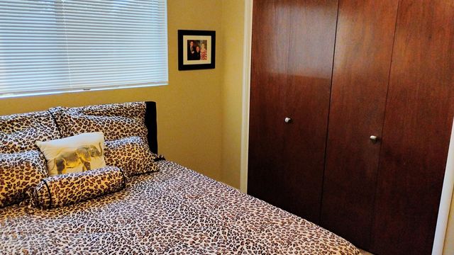 4132 W Robinwood Avenue, Visalia, CA 93291