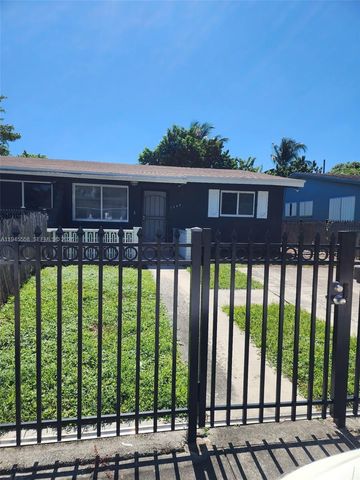 1360 NE 144th St 3, Miami, FL 33161