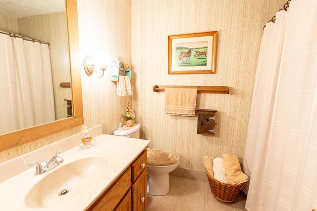 1041 Sandy Valley Rd, Hendersonville, TN 37075