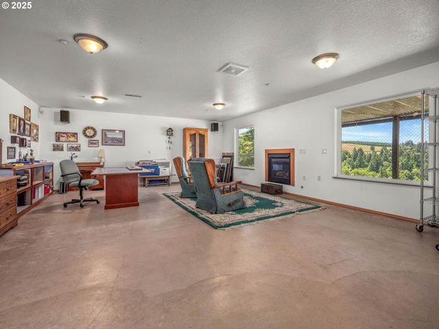 13671 Sw ACADEMY Way, Gaston, OR 97119