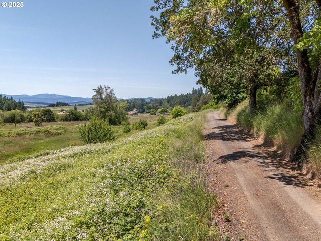 13671 Sw ACADEMY Way, Gaston, OR 97119