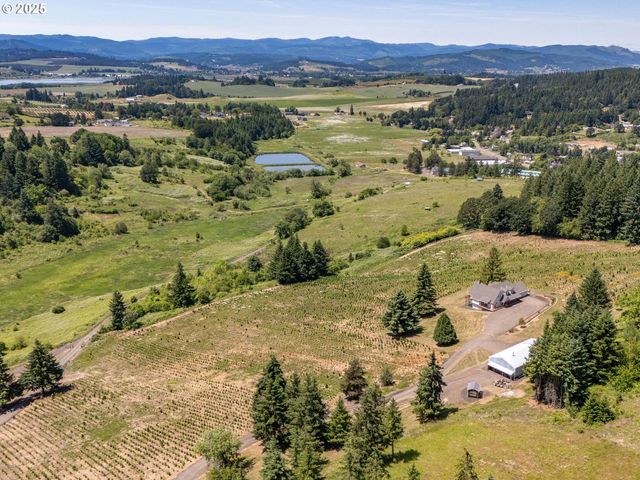 13671 Sw ACADEMY Way, Gaston, OR 97119