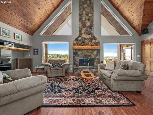 13671 Sw ACADEMY Way, Gaston, OR 97119