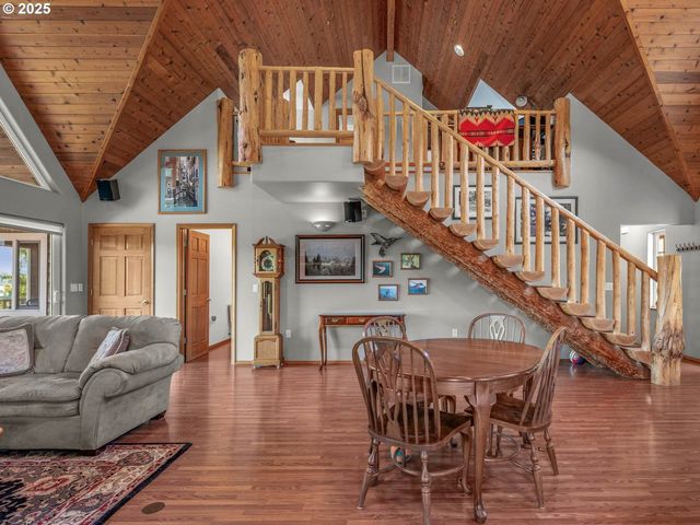 13671 Sw ACADEMY Way, Gaston, OR 97119