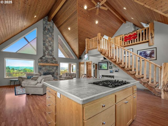 13671 Sw ACADEMY Way, Gaston, OR 97119