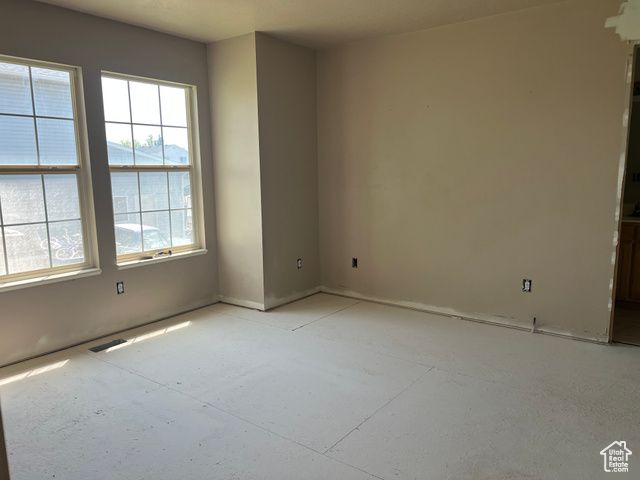 5556 S 3800 W, Roy, UT 84067