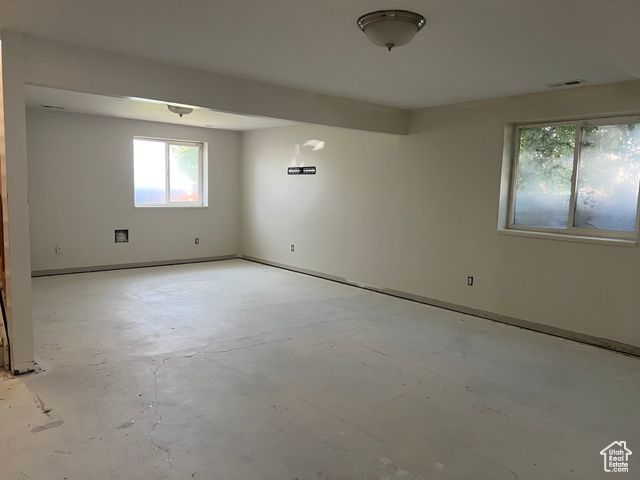 5556 S 3800 W, Roy, UT 84067