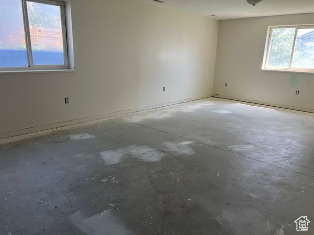 5556 S 3800 W, Roy, UT 84067