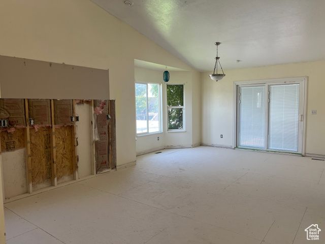 5556 S 3800 W, Roy, UT 84067