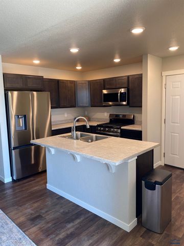 227 N VALLEY DR, Rapid City, SD 57703