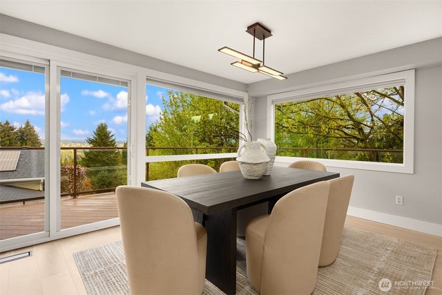13720 94th Avenue NE, Kirkland, WA 98034
