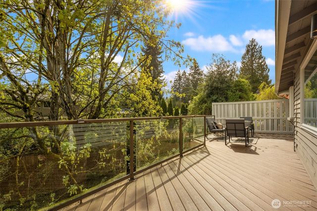 13720 94th Avenue NE, Kirkland, WA 98034