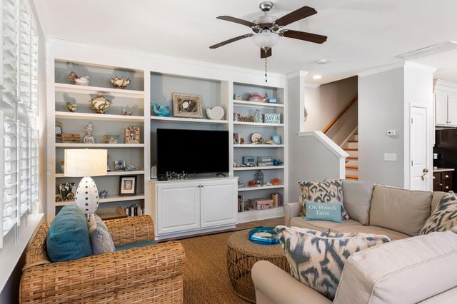 2049 Kings Gate Lane, Mount Pleasant, SC 29466
