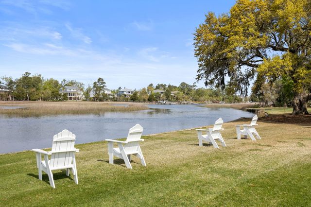 2049 Kings Gate Lane, Mount Pleasant, SC 29466