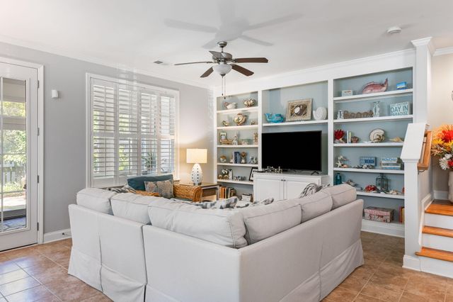 2049 Kings Gate Lane, Mount Pleasant, SC 29466