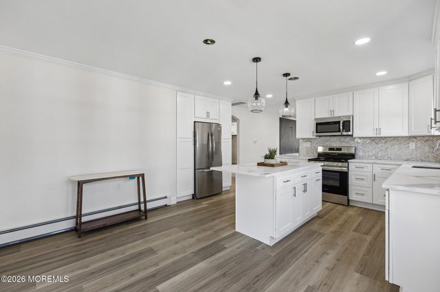 8 Tijuana Court, Berkeley, NJ 08721