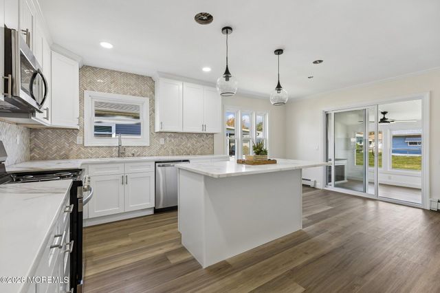 8 Tijuana Court, Berkeley, NJ 08721