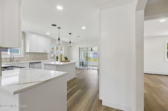 8 Tijuana Court, Berkeley, NJ 08721