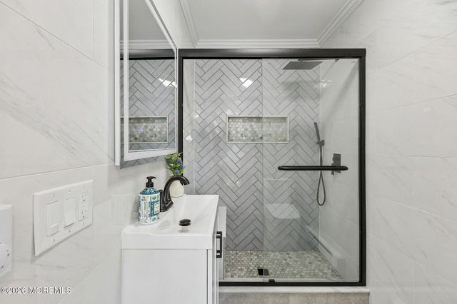 8 Tijuana Court, Berkeley, NJ 08721