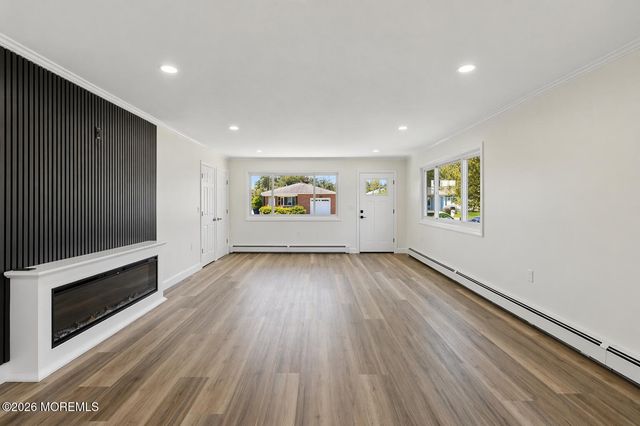 8 Tijuana Court, Berkeley, NJ 08721