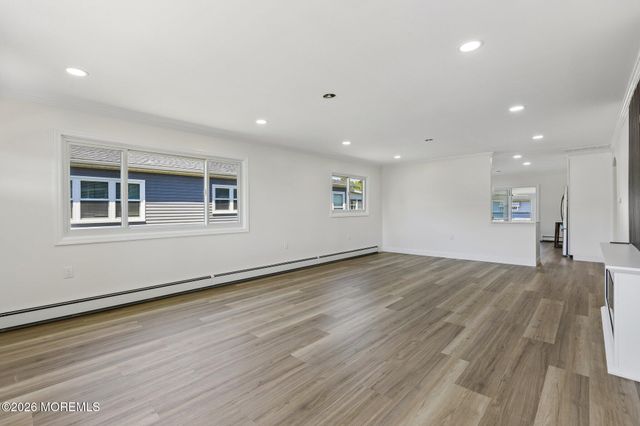 8 Tijuana Court, Berkeley, NJ 08721