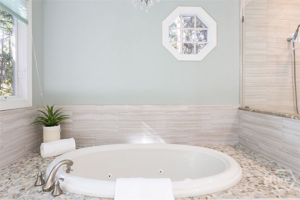 Image 18 of property listing at 4 Foxglove Lane, Savannah, GA 31411