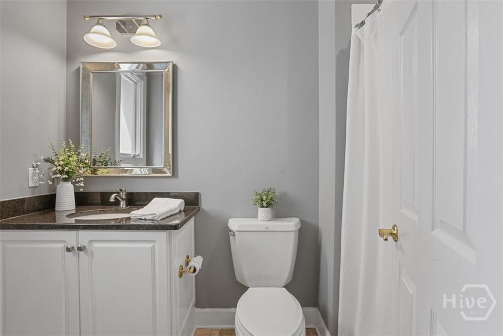 Image 27 of property listing at 4 Foxglove Lane, Savannah, GA 31411