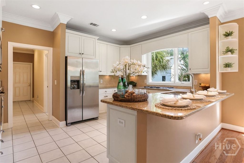 Image 8 of property listing at 4 Foxglove Lane, Savannah, GA 31411