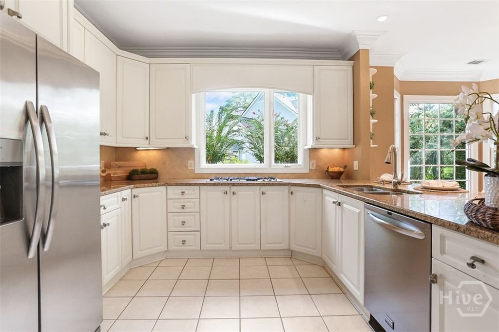 Image 9 of property listing at 4 Foxglove Lane, Savannah, GA 31411
