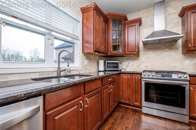 756 Palermo, Troy, MI 48084
