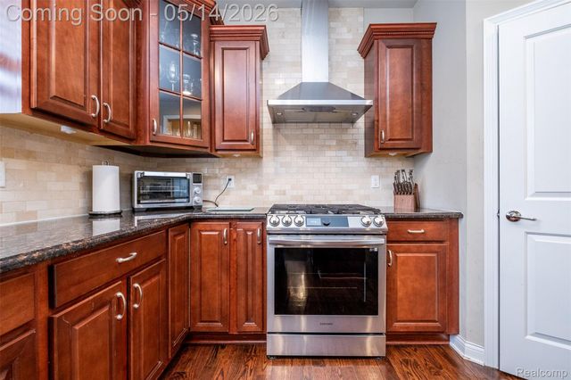756 Palermo, Troy, MI 48084