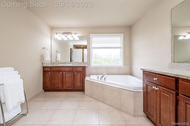 756 Palermo, Troy, MI 48084