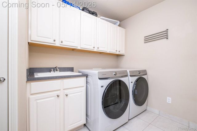 756 Palermo, Troy, MI 48084