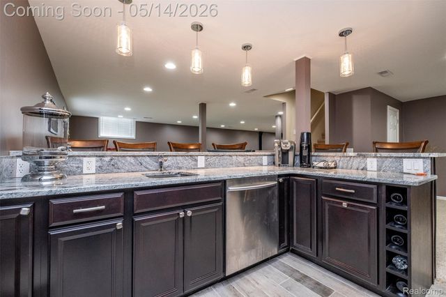 756 Palermo, Troy, MI 48084