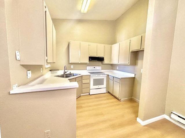 7 Lancaster Circle 235, Bay Point, CA 94565