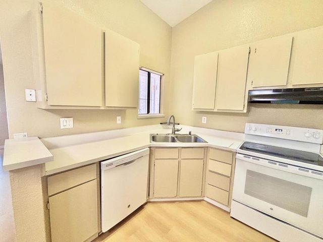 7 Lancaster Circle 235, Bay Point, CA 94565