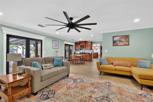 1010 Cairo Dr, Corpus Christi, TX 78412
