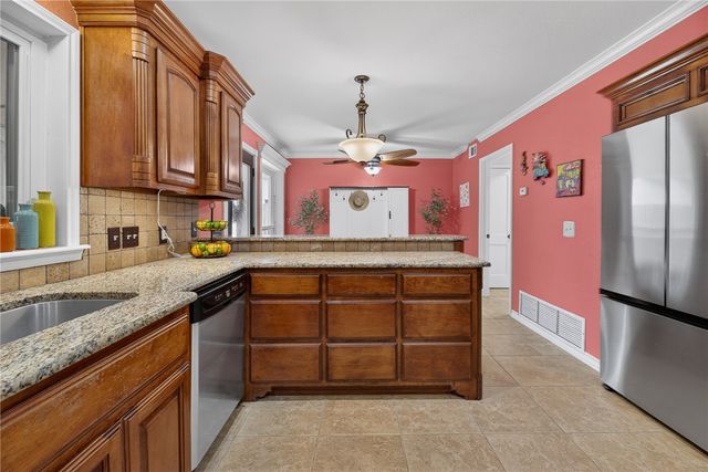 1010 Cairo Dr, Corpus Christi, TX 78412