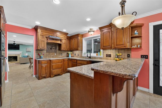 1010 Cairo Dr, Corpus Christi, TX 78412