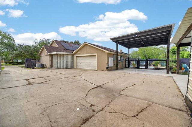 1010 Cairo Dr, Corpus Christi, TX 78412