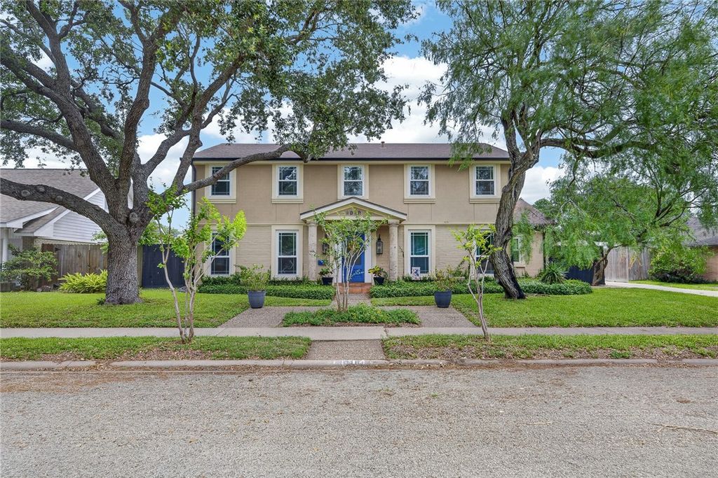1010 Cairo Dr, Corpus Christi, TX 78412