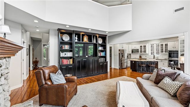 2933 Jamestown Road, Fayetteville, AR 72703