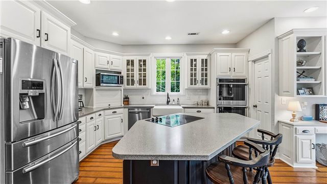 2933 Jamestown Road, Fayetteville, AR 72703