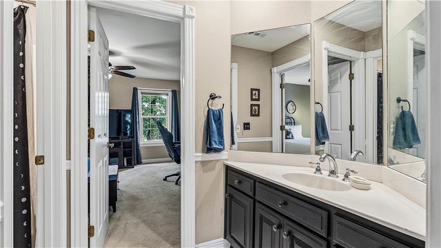 2933 Jamestown Road, Fayetteville, AR 72703