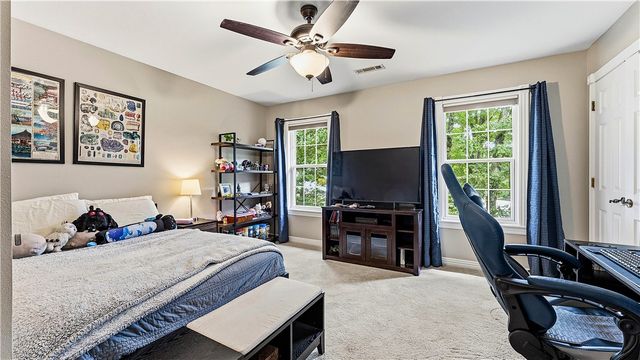 2933 Jamestown Road, Fayetteville, AR 72703