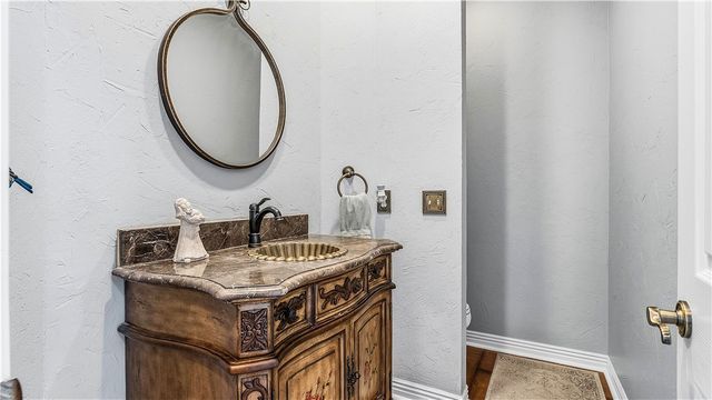 2933 Jamestown Road, Fayetteville, AR 72703