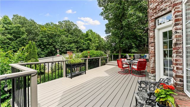 2933 Jamestown Road, Fayetteville, AR 72703