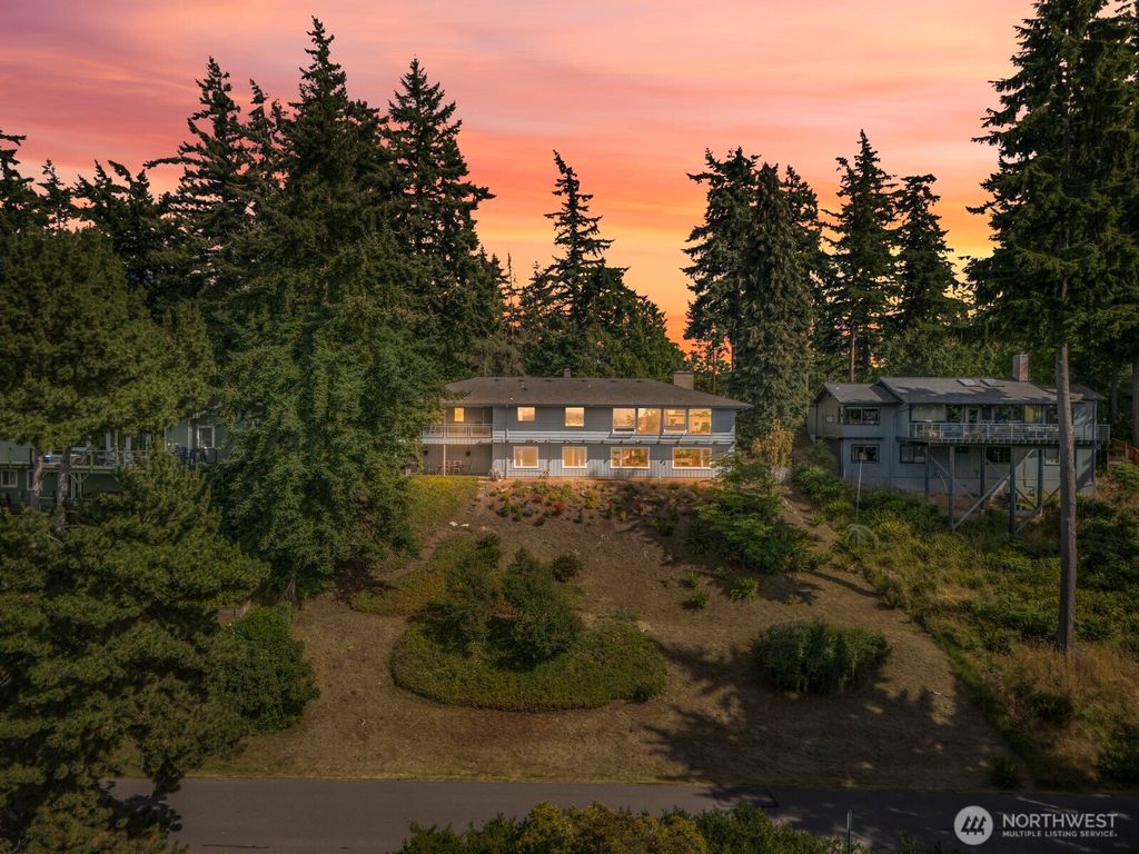 118 Highland Drive, Bellingham, WA 98225
