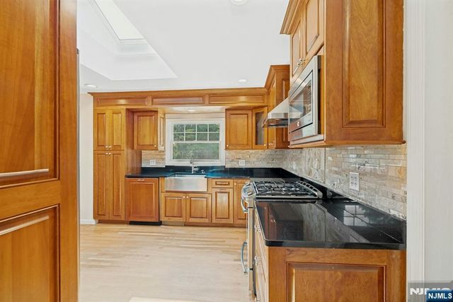 615 Maze Road, River Vale, NJ 07675