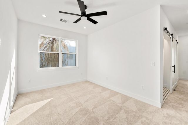 1500 Sylvan Glade 2B, Austin, TX 78745